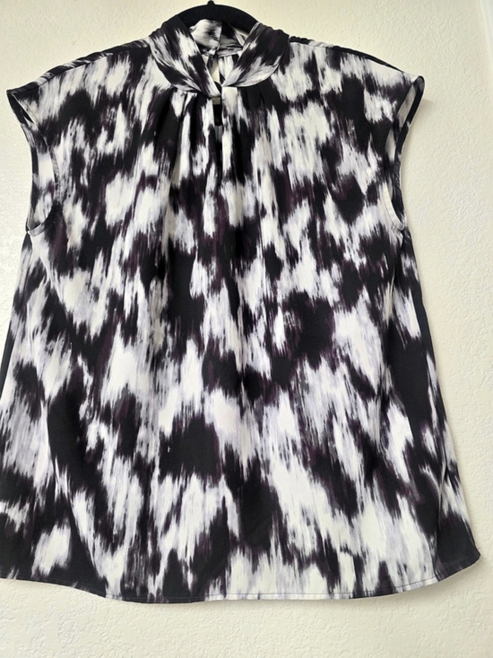 Calvin Klein Abstract Print Blouse in Black & White Size Small